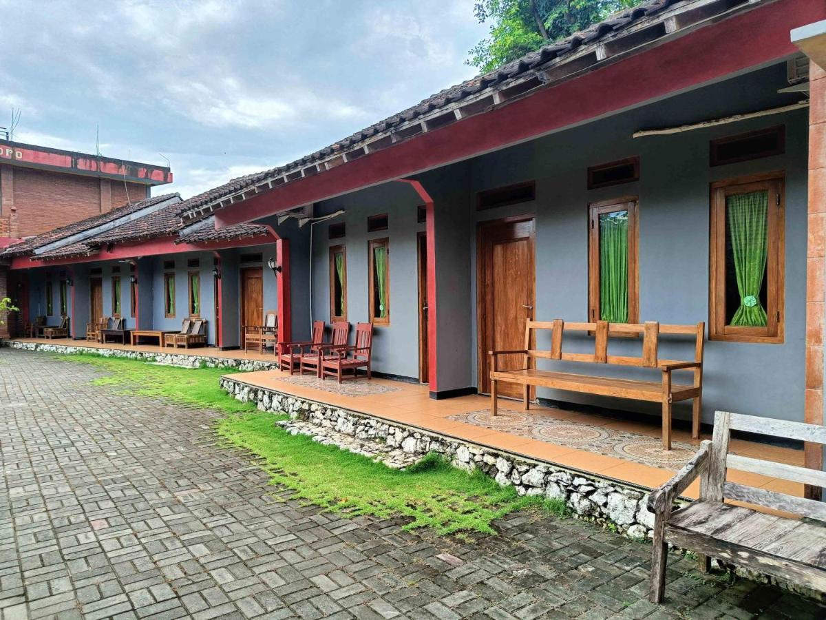 Jogo Segoro Homestay Mitra Reddoorz Near Pantai Sundak Gunungkidul Ngandong Екстер'єр фото